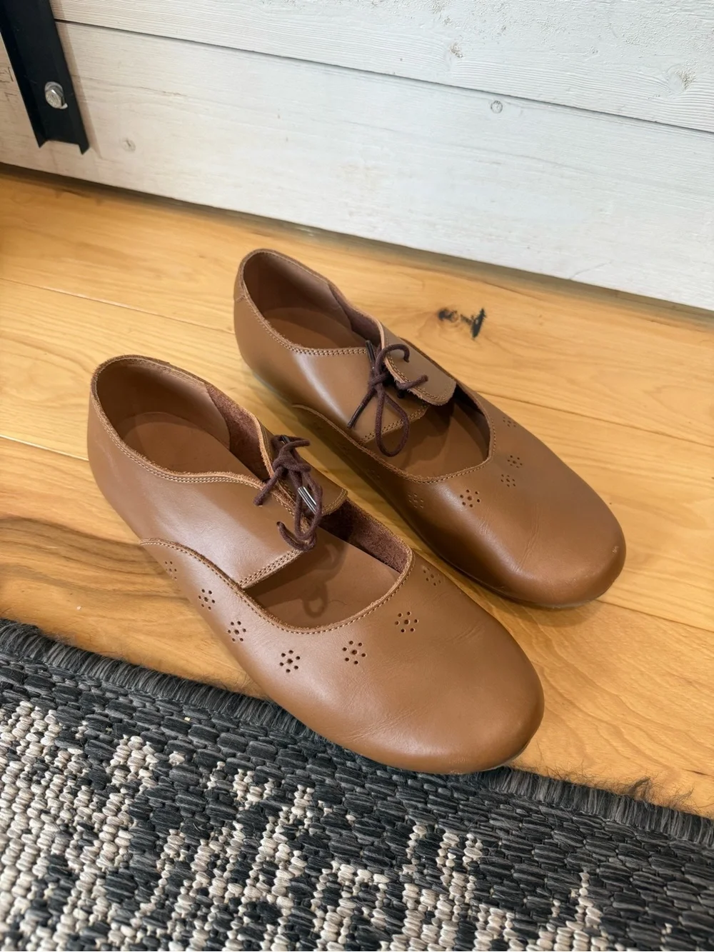 Adelisa & Co timeless brown